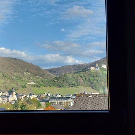 Dachgeschosswohnung Mit Burgblick In Kues ベルンカステル・クース エクステリア 写真
