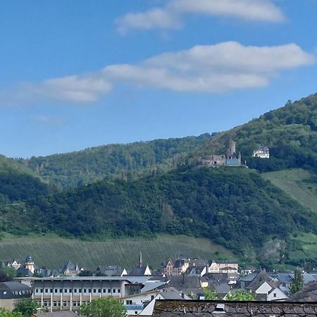 Dachgeschosswohnung Mit Burgblick In Kues ベルンカステル・クース エクステリア 写真