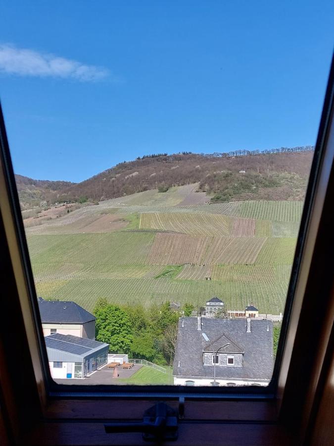 Dachgeschosswohnung Mit Burgblick In Kues ベルンカステル・クース エクステリア 写真