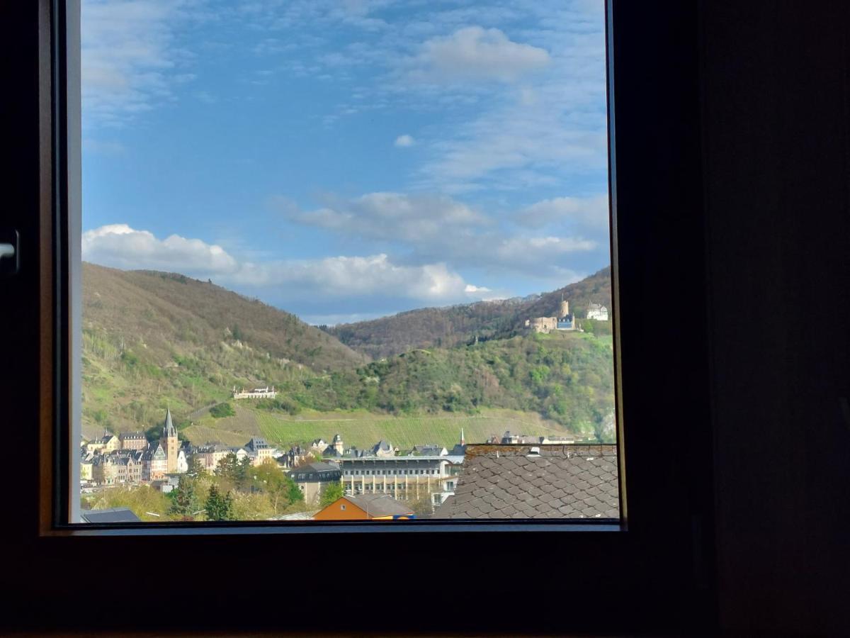 Dachgeschosswohnung Mit Burgblick In Kues ベルンカステル・クース エクステリア 写真