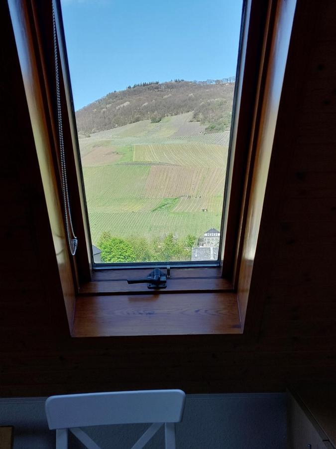 Dachgeschosswohnung Mit Burgblick In Kues ベルンカステル・クース エクステリア 写真