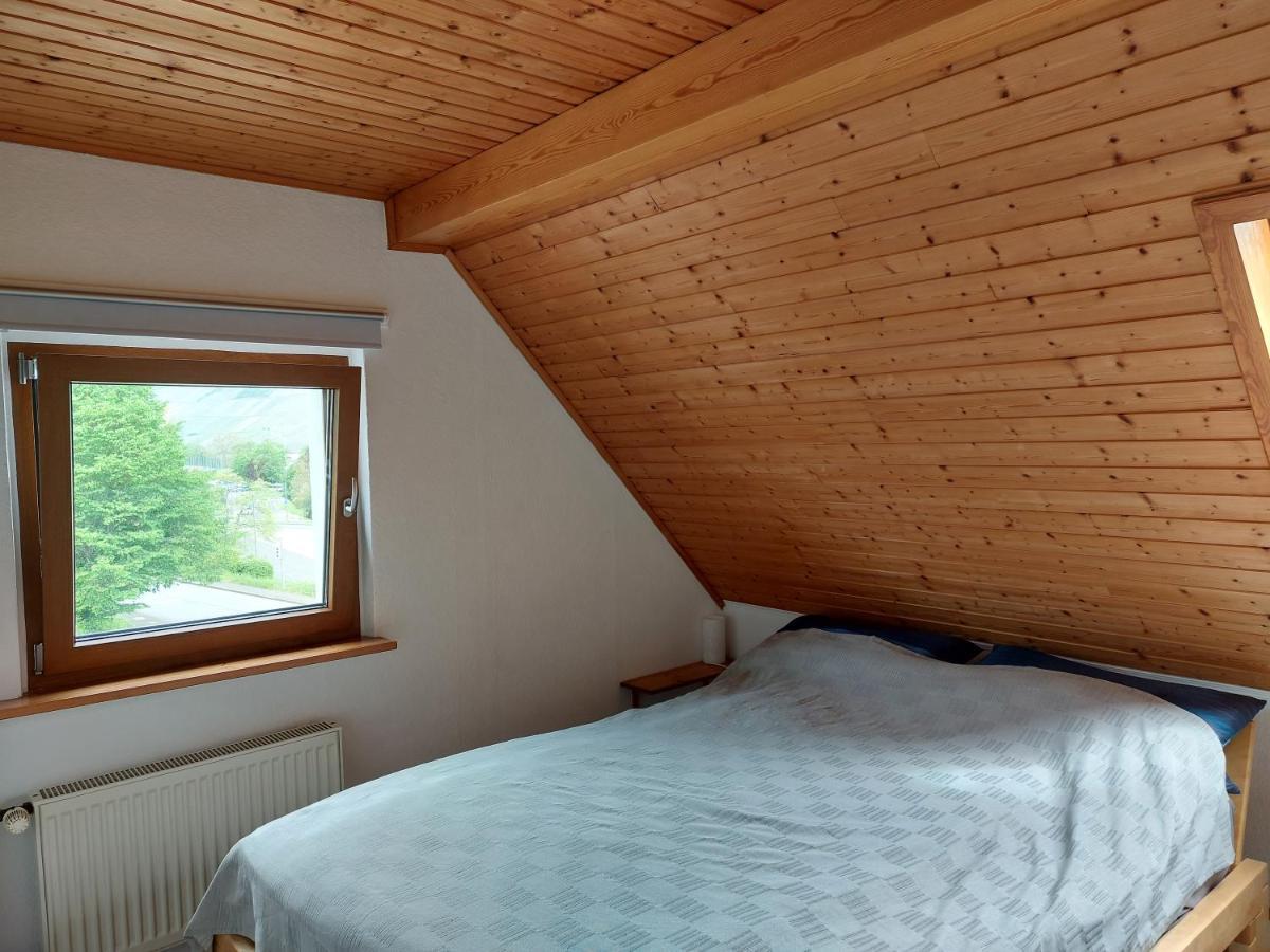 Dachgeschosswohnung Mit Burgblick In Kues ベルンカステル・クース エクステリア 写真