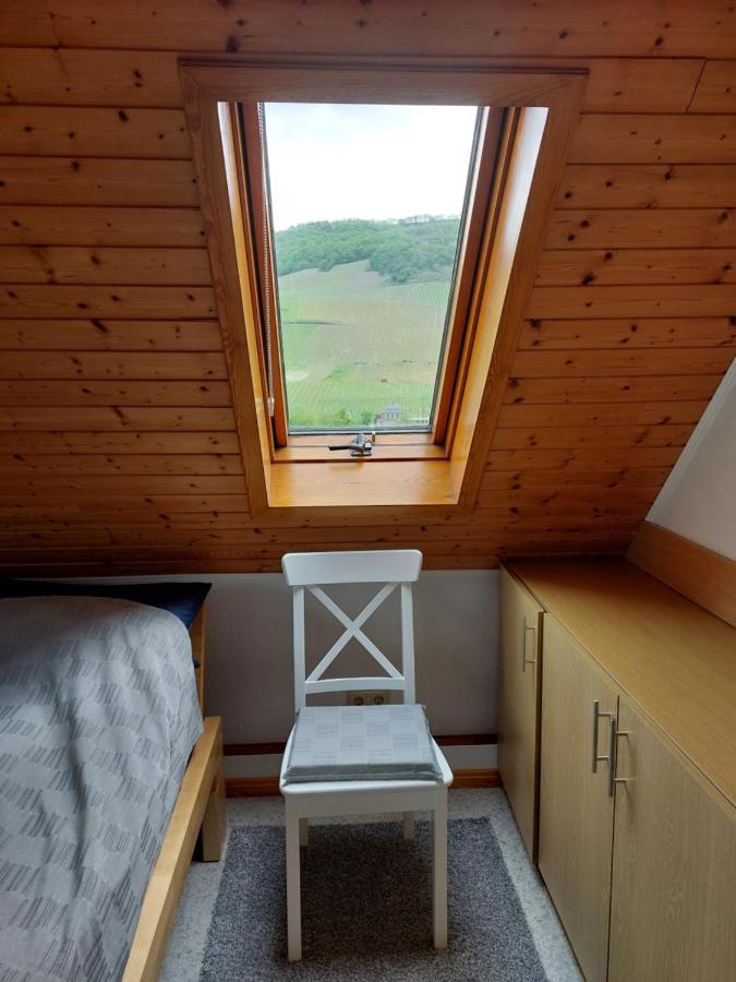 Dachgeschosswohnung Mit Burgblick In Kues ベルンカステル・クース エクステリア 写真